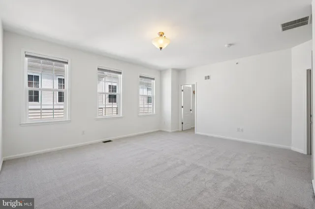 $2,850 | 24682 Lynette Springs Terrace, Chantilly, VA 20152