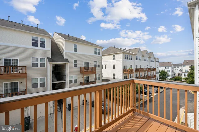 $2,850 | 24682 Lynette Springs Terrace, Chantilly, VA 20152