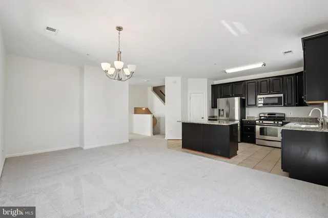 $2,850 | 24682 Lynette Springs Terrace, Chantilly, VA 20152