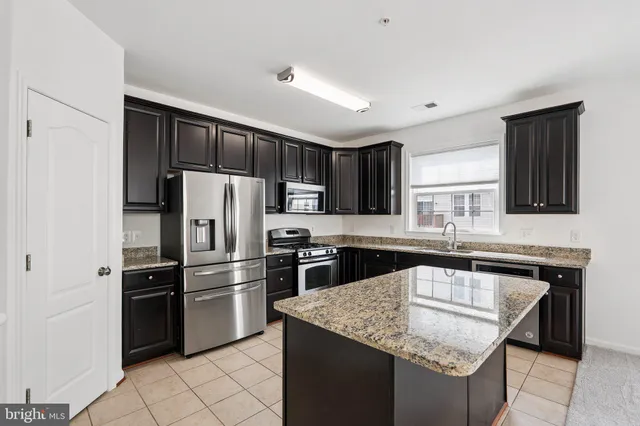 $2,850 | 24682 Lynette Springs Terrace, Chantilly, VA 20152