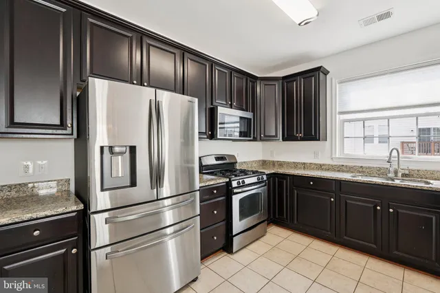 $2,850 | 24682 Lynette Springs Terrace, Chantilly, VA 20152