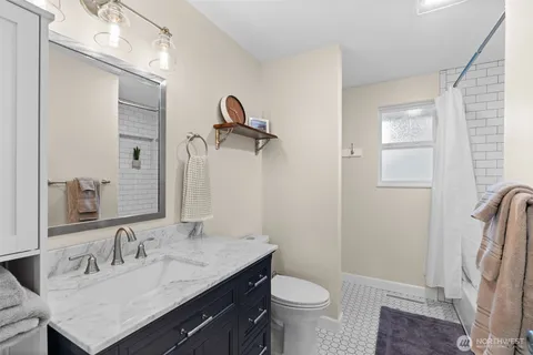 $755,000 | 7704 45th St Court West, University Place, WA 98466