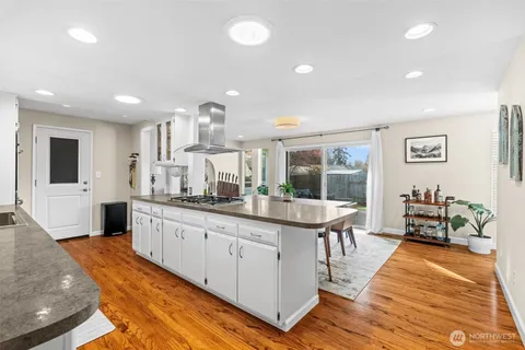 $755,000 | 7704 45th St Court West, University Place, WA 98466