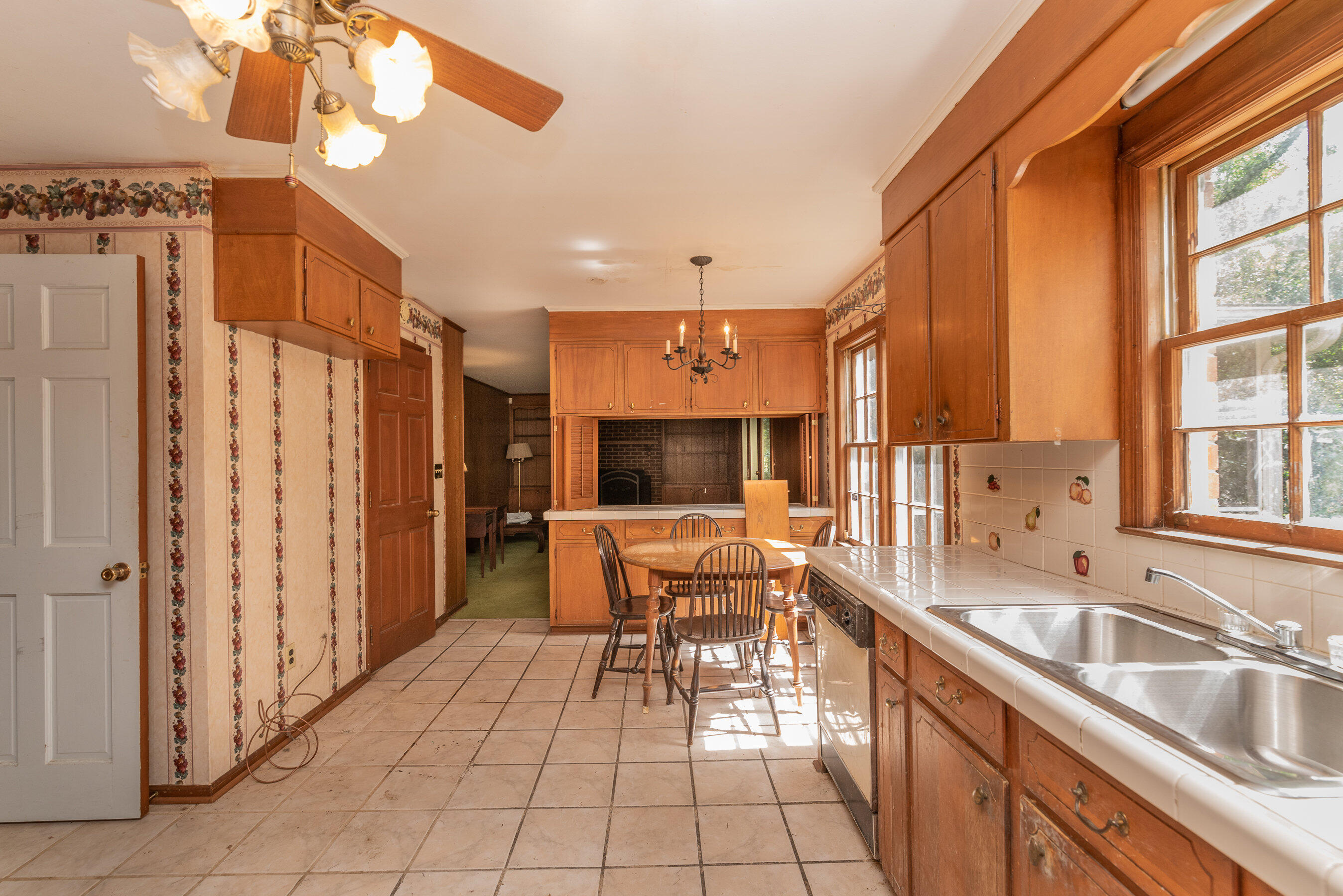 5820 Springfield Road Williston, SC 29853 - Photo 16 of 46 .