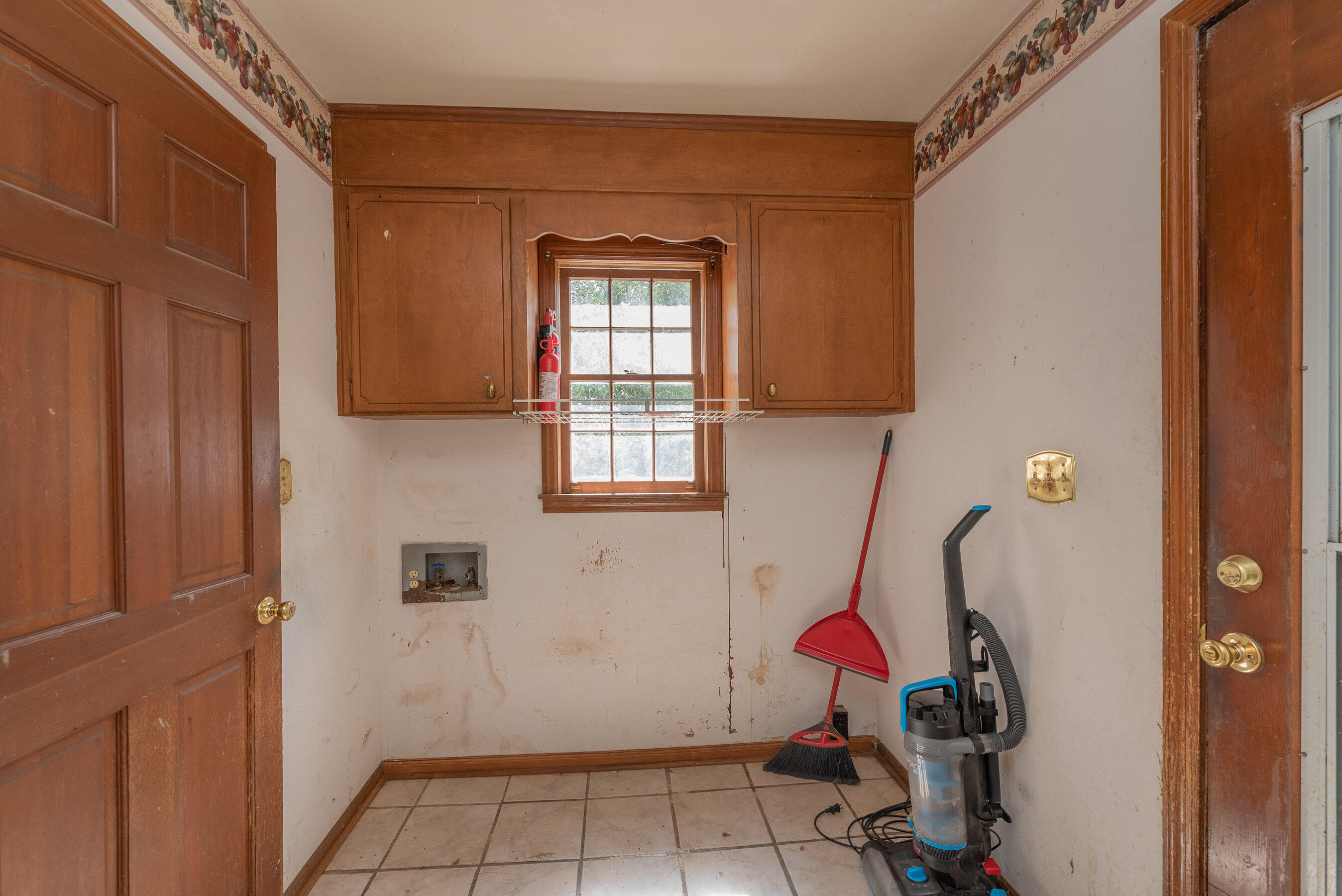 5820 Springfield Road Williston, SC 29853 - Photo 17 of 46 Laundry Room
