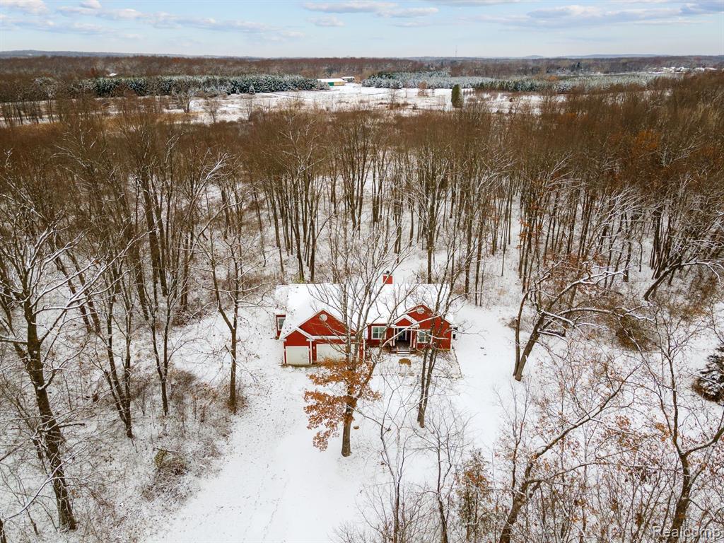 648 Jennings Road Whitmore Lake, MI 48189 - Photo 6 of 44 Gallery Image 6