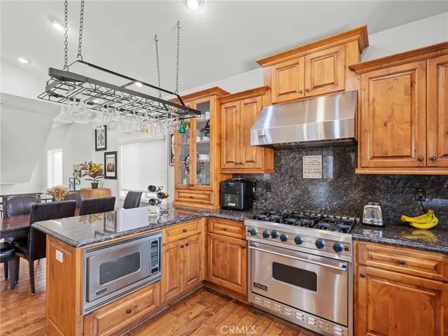 $1,839,000 | 520 North Elena Avenue, Unit B, Redondo Beach, CA 90277