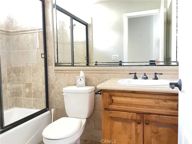 $1,839,000 | 520 North Elena Avenue, Unit B, Redondo Beach, CA 90277