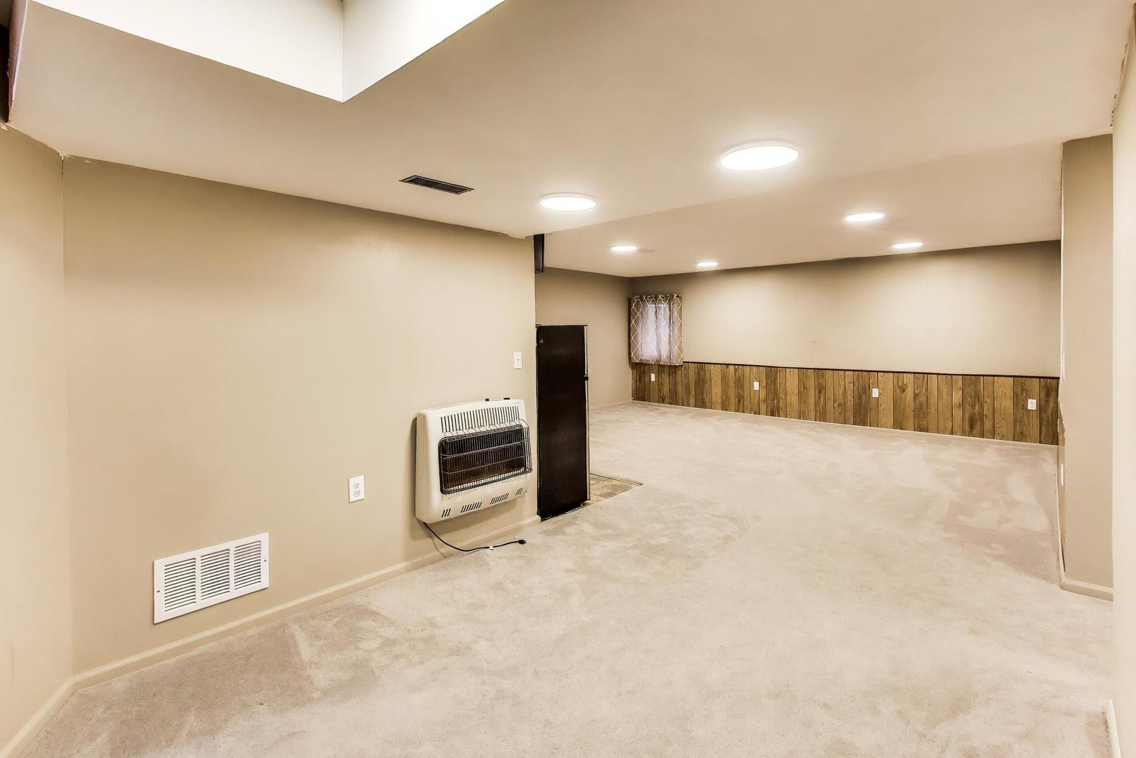 367 Stonington Place, Unit 367 South Elgin, IL 60177 - Photo 18 of 36