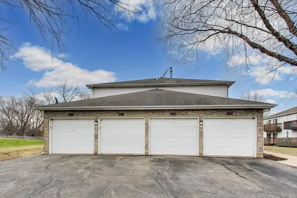 $285,000 | 367 Stonington Place, Unit 367, South Elgin, IL 60177