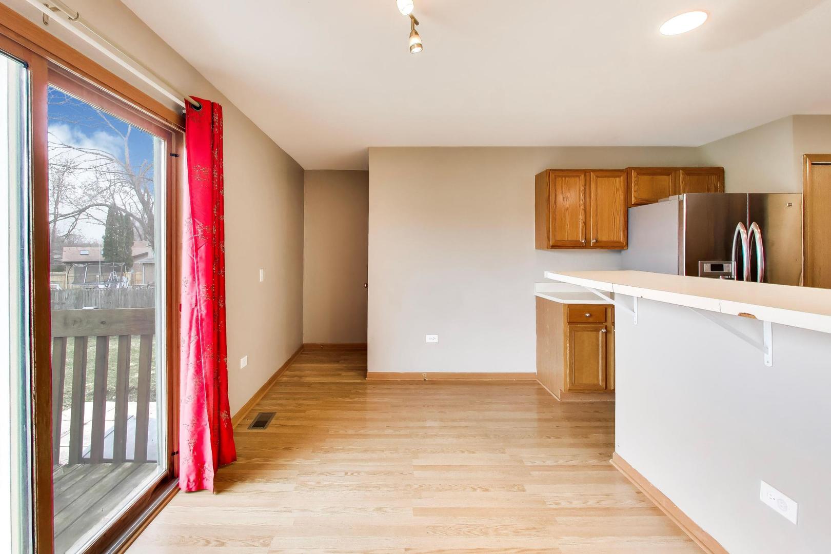 367 Stonington Place, Unit 367 South Elgin, IL 60177 - Photo 6 of 36