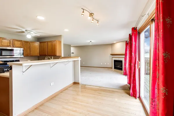 $285,000 | 367 Stonington Place, Unit 367, South Elgin, IL 60177