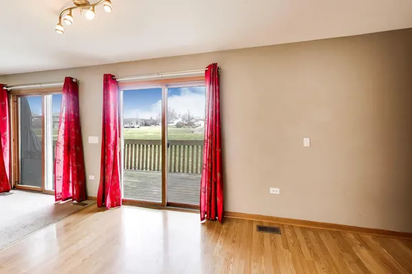 $285,000 | 367 Stonington Place, Unit 367, South Elgin, IL 60177