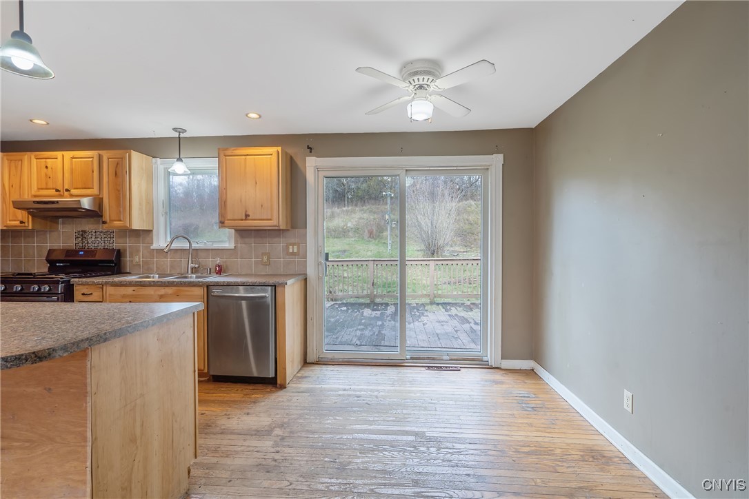 3617 Warners Road Camillus, NY 13209 - Photo 13 of 31 Here we see the eat-in dining area, ready for your