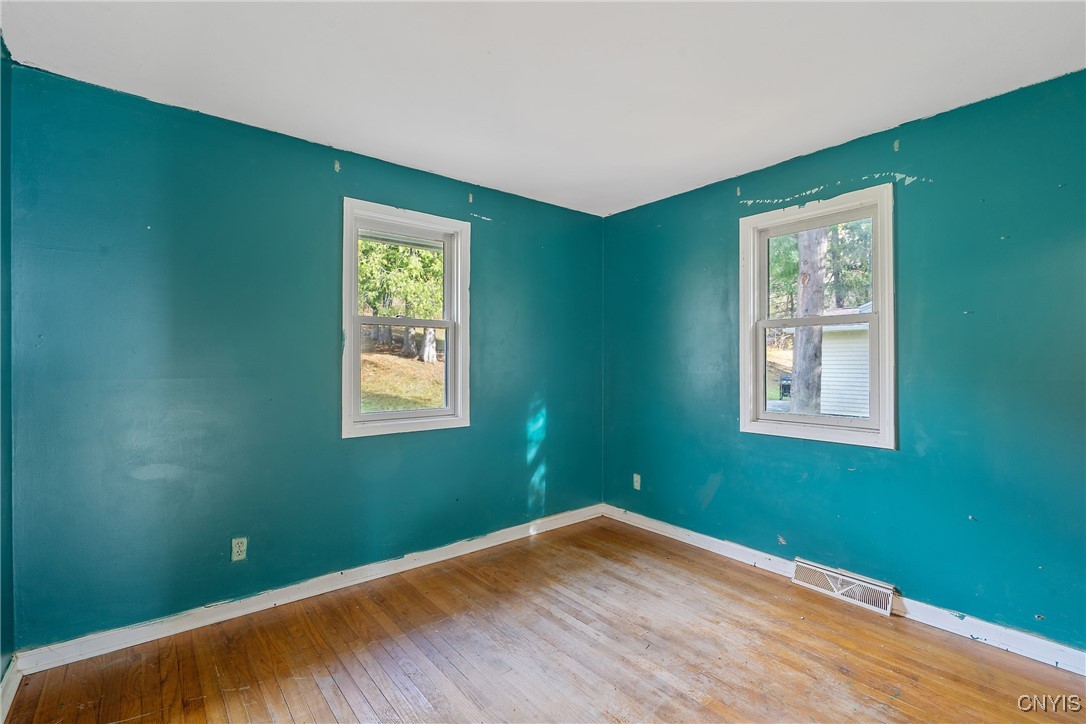 3617 Warners Road Camillus, NY 13209 - Photo 21 of 31 And here we see the third and final bedroom.