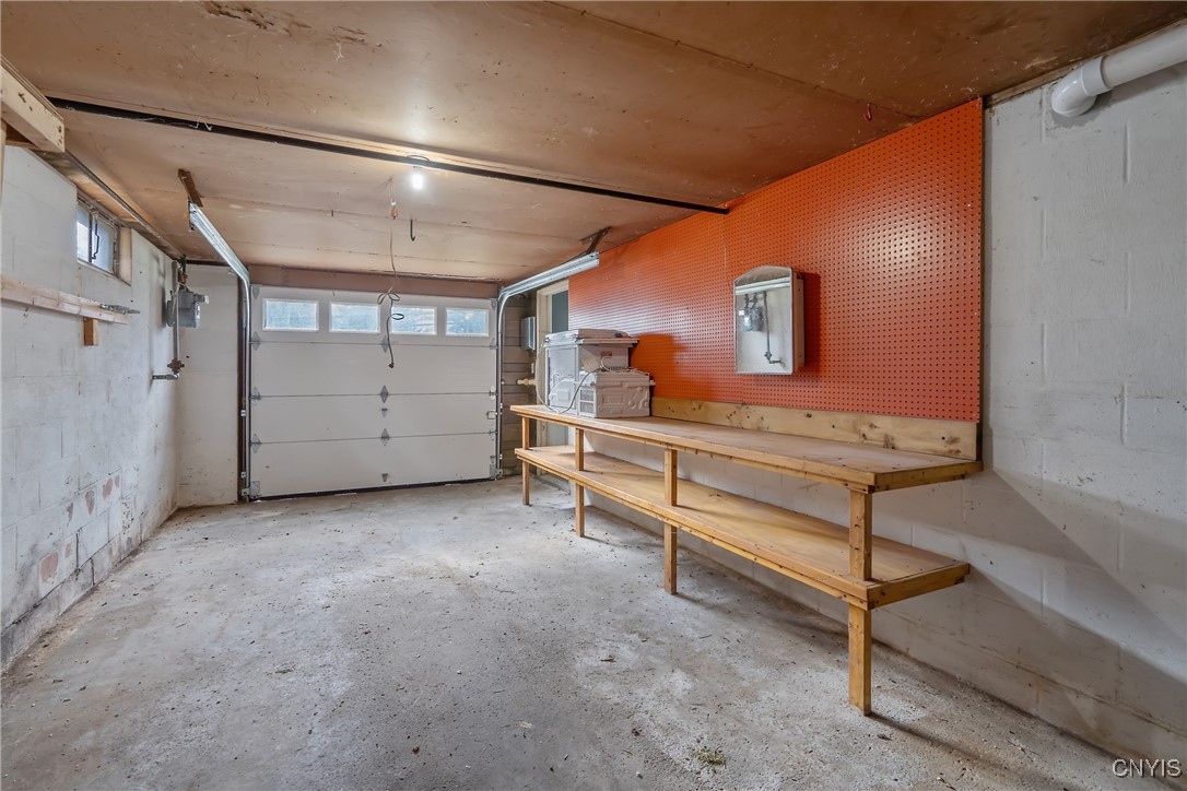 3617 Warners Road Camillus, NY 13209 - Photo 23 of 31 Before we head outside, first we can sneak a peek