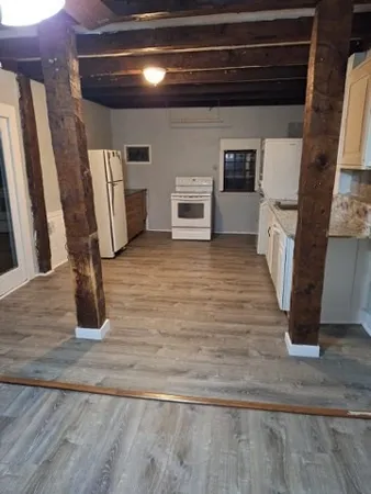 $1,750 | 404 Main Street, Unit 1R, Wareham, MA 02571