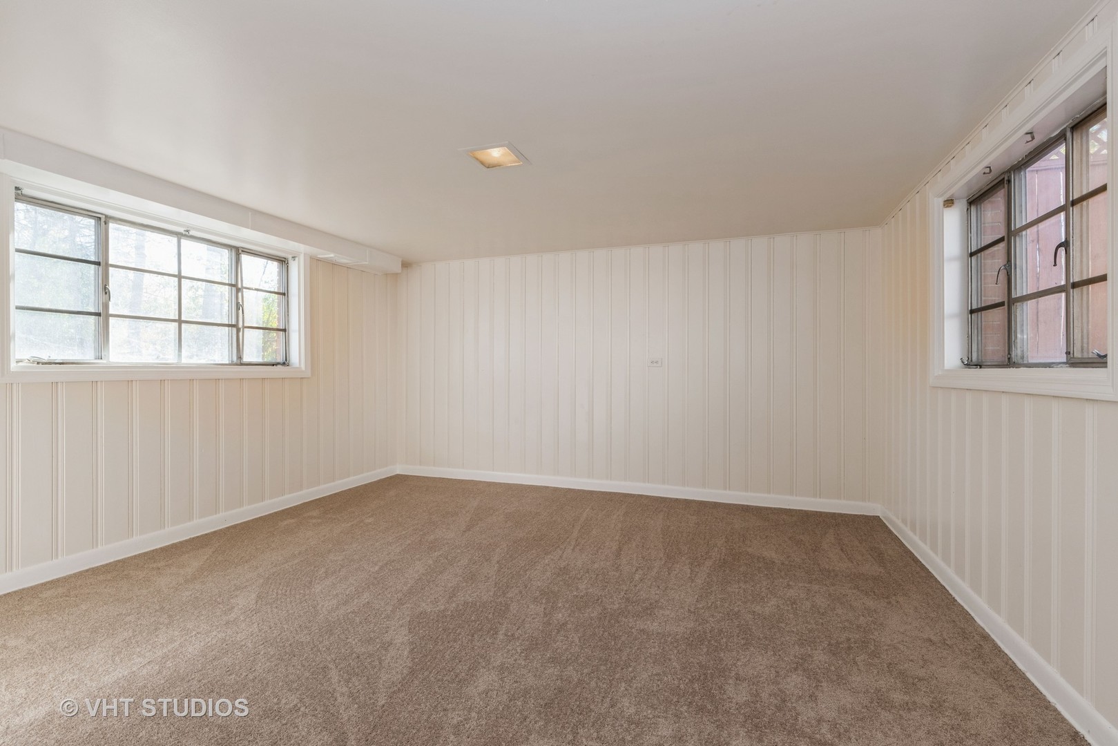 315 Springfield Street Park Forest, IL 60466 - Photo 4 of 13 an empty room with windows