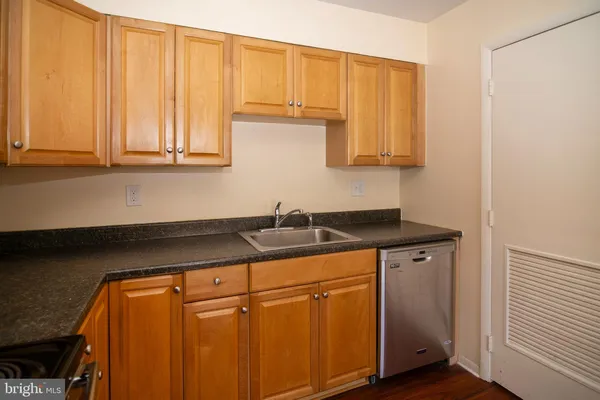 $250,000 | 231 Willow Turn, Mount Laurel, NJ 08054