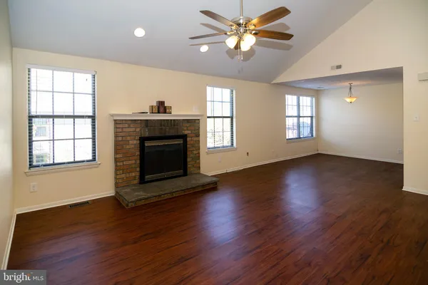 $250,000 | 231 Willow Turn, Mount Laurel, NJ 08054