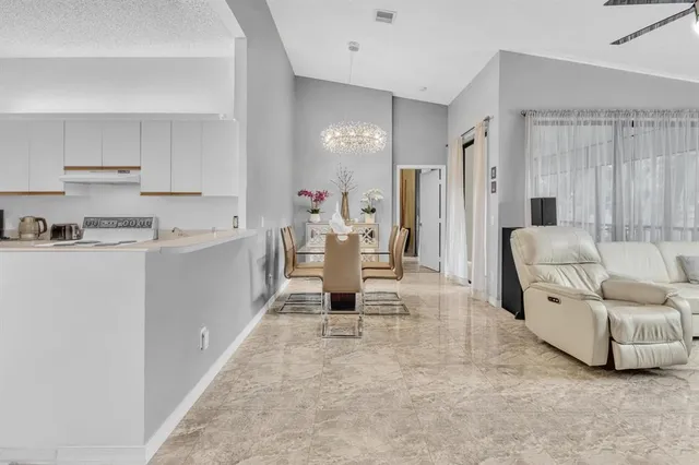 $199,000 | 5395 Firenze Drive, Unit O, Boynton Beach, FL 33437