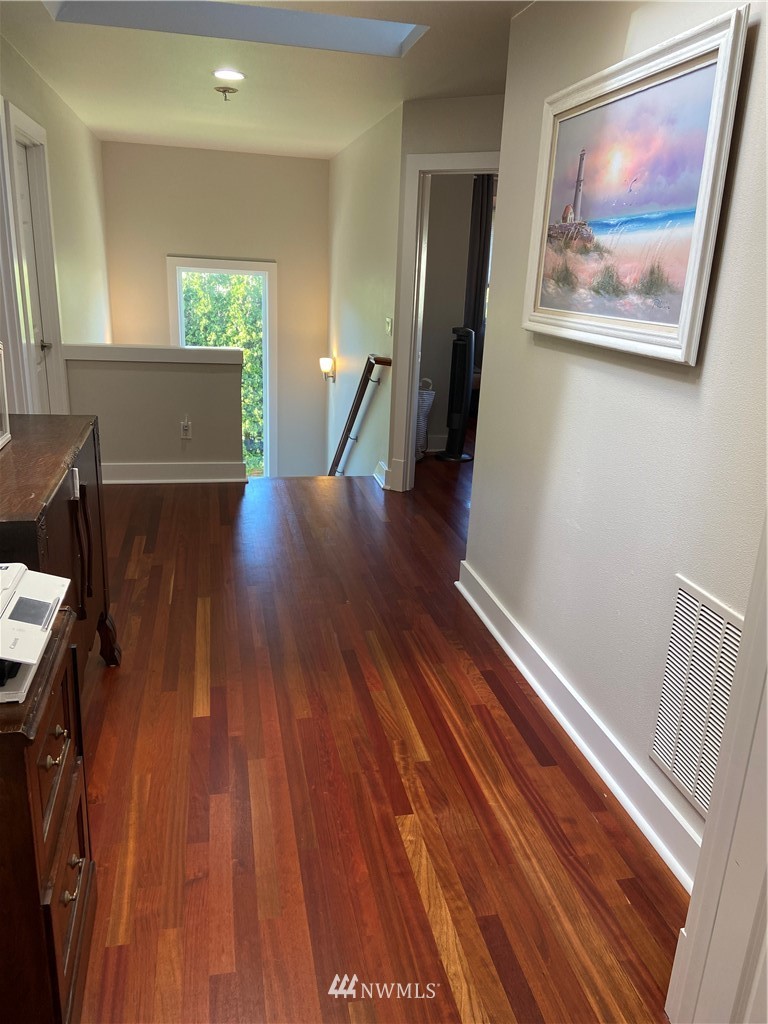 563 Pasco Avenue Northeast Renton, WA 98059 - Photo 16 of 37