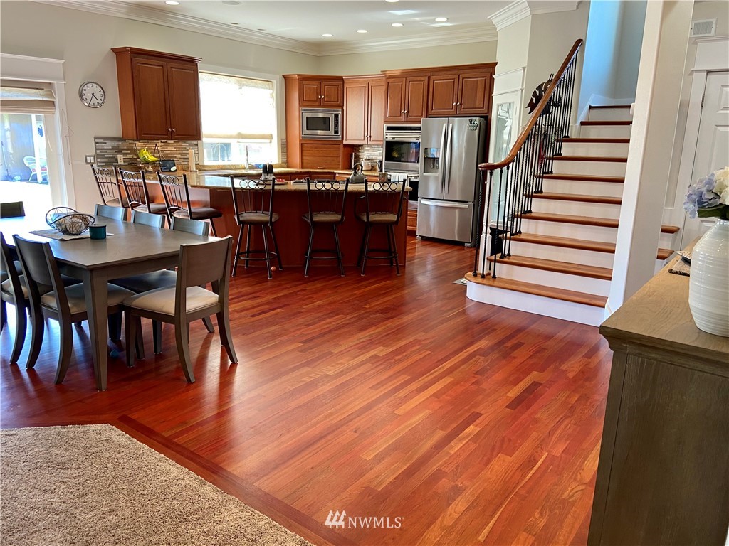 563 Pasco Avenue Northeast Renton, WA 98059 - Photo 5 of 37