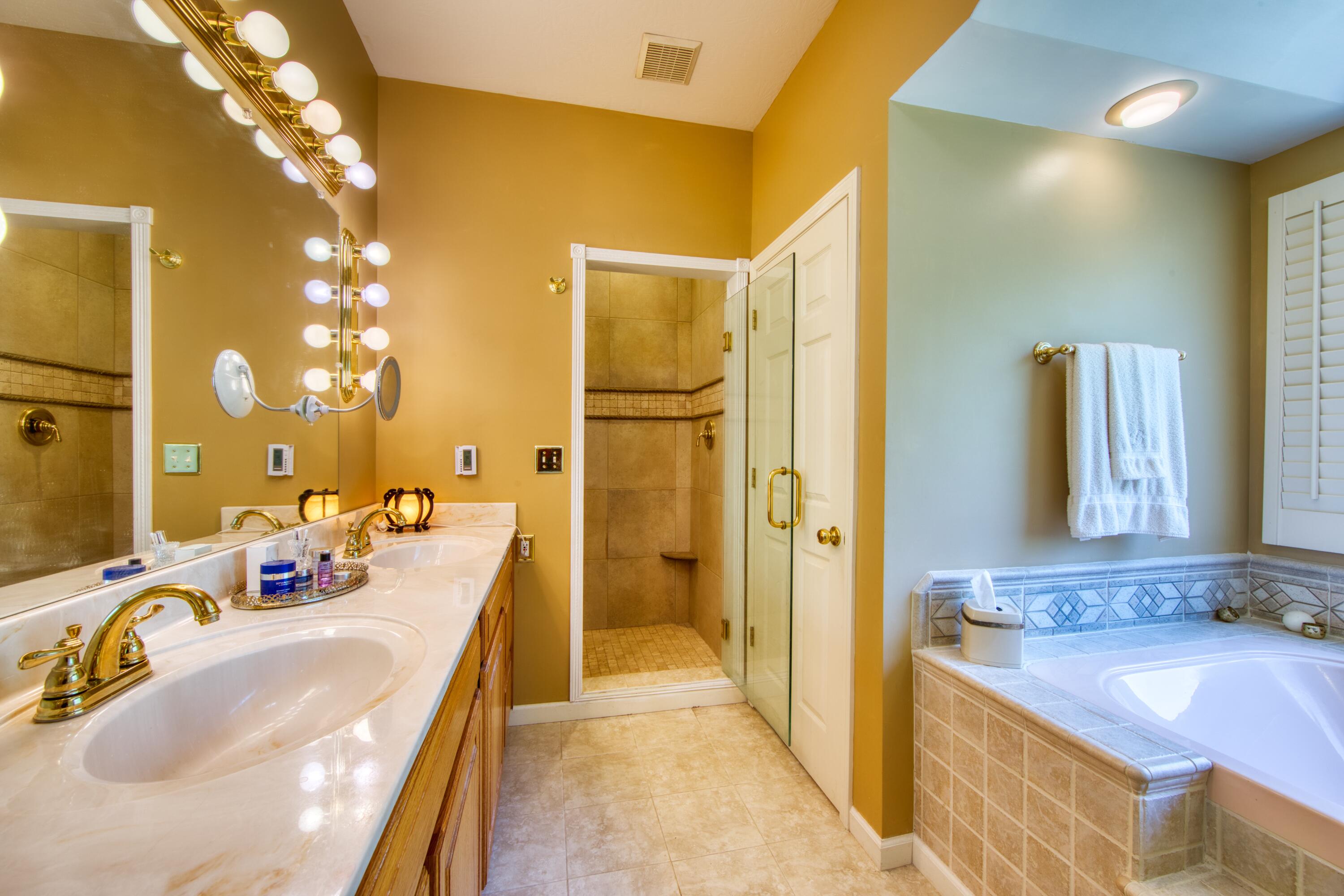 325 Old Wes Baldwin Road Jamestown, TN 38556 - Photo 11 of 37 Master Bath