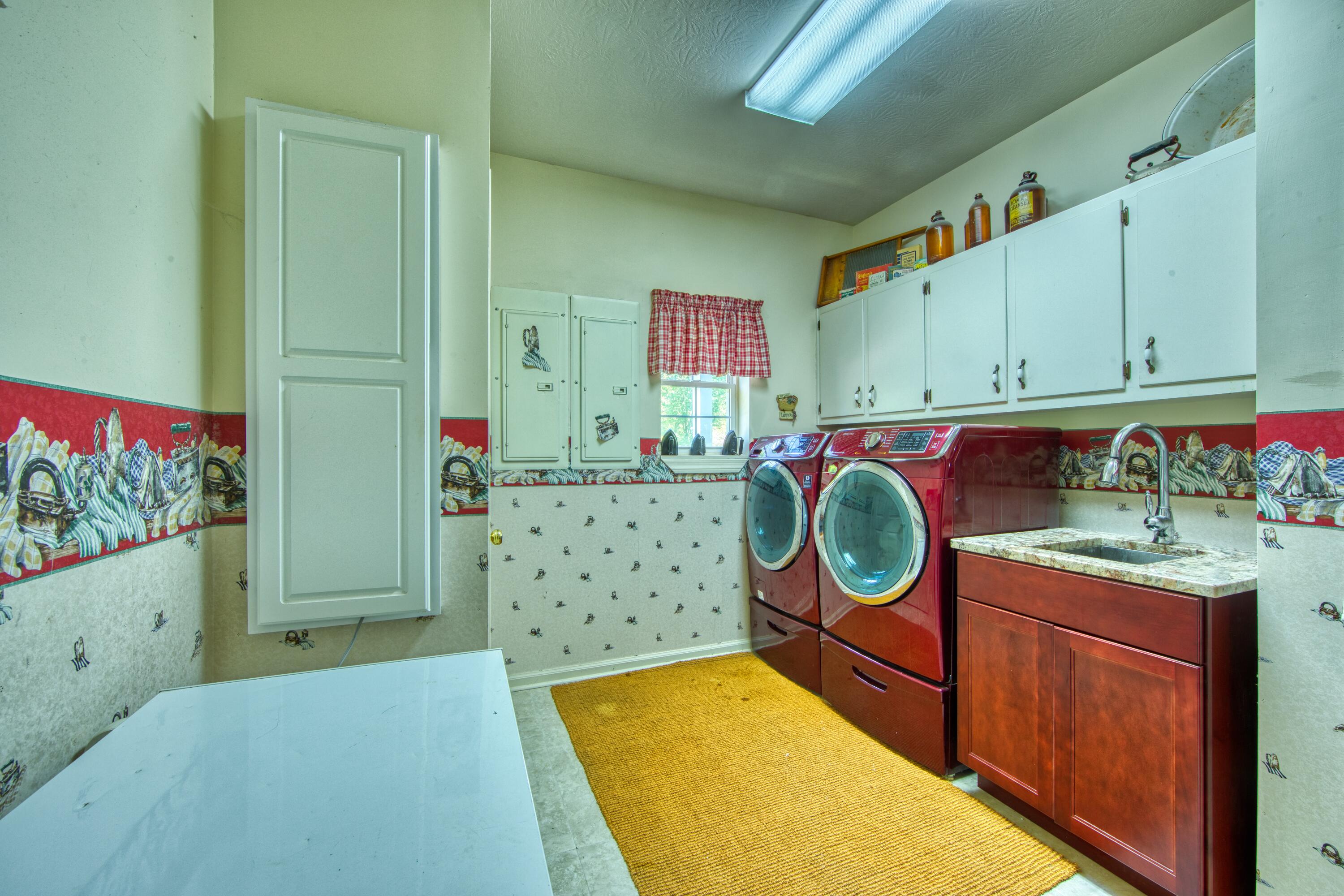 325 Old Wes Baldwin Road Jamestown, TN 38556 - Photo 18 of 37 Laundry Room