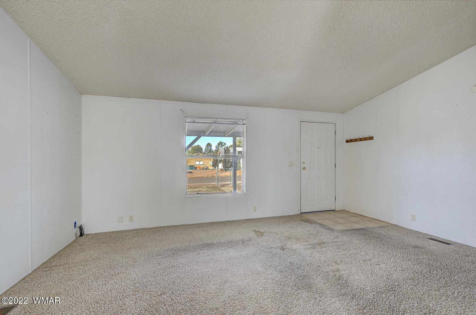 313 South Clark Road Payson, AZ 85541 - Photo 6 of 27 an empty room with window