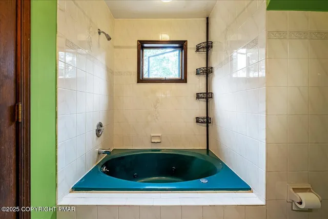 $399,000 | 2443 Tacoma Drive, Blakeslee, PA 18610