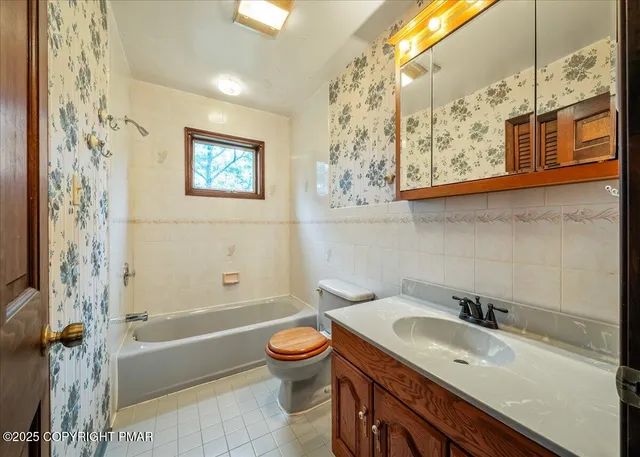 $399,000 | 2443 Tacoma Drive, Blakeslee, PA 18610