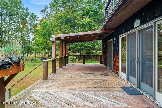 $399,000 | 2443 Tacoma Drive, Blakeslee, PA 18610