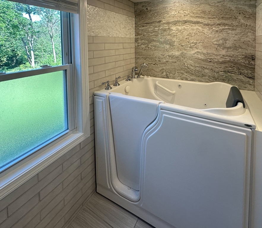 56 Frost Road Tyngsboro, MA 01879 - Photo 20 of 36 Gallery Image 20