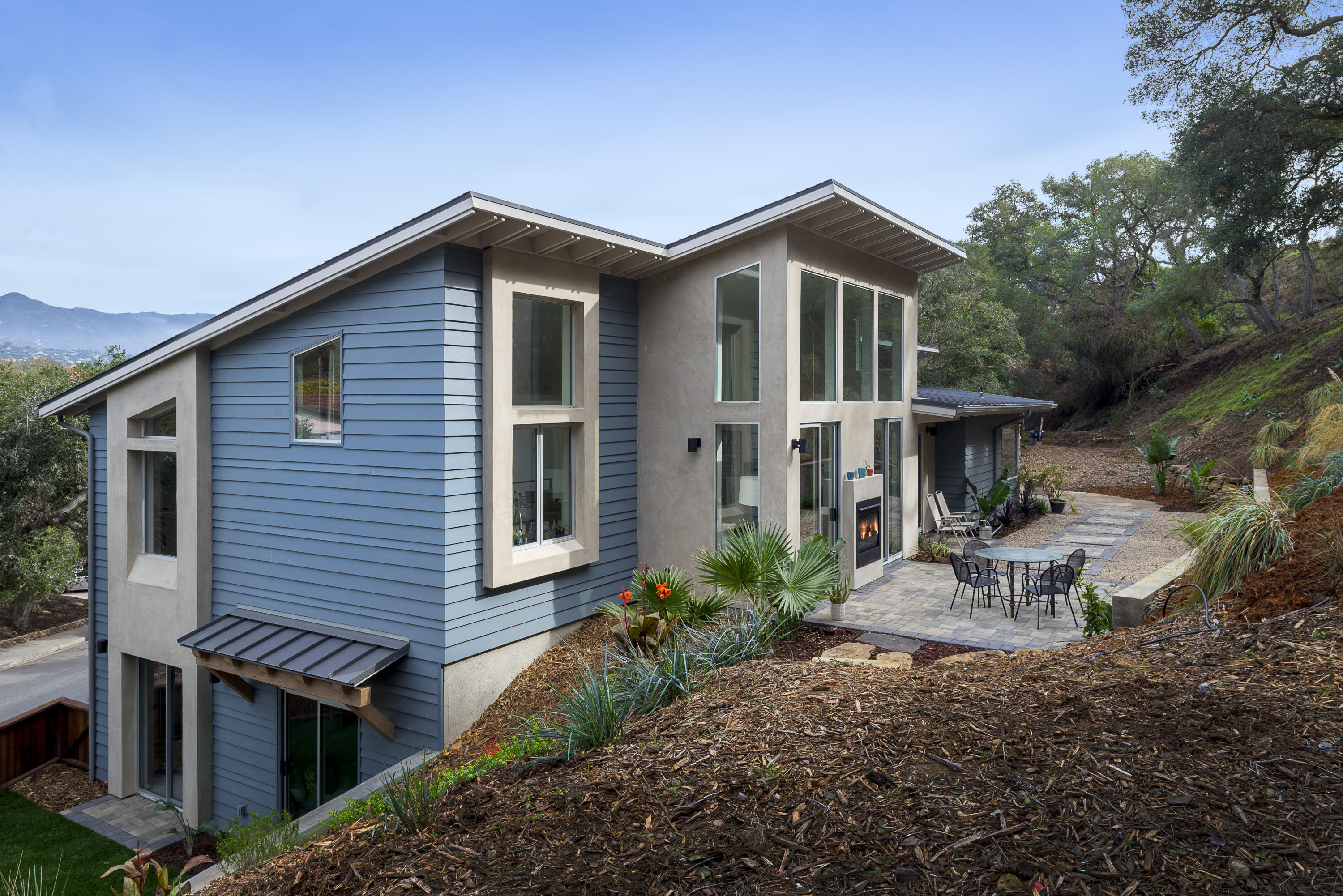1123 Manitou Road Santa Barbara, CA 93101 - Photo 2 of 18 BackView