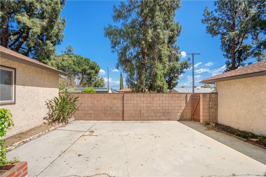 19738 Gresham Street Northridge, CA 91324 - Photo 20 of 35 a view of a backyard