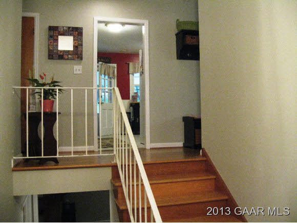 1408 Hollins Road Waynesboro, VA 22980 - Photo 3 of 15 Gallery Image 3