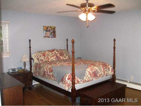 1408 Hollins Road Waynesboro, VA 22980 - Photo 9 of 15 Gallery Image 9