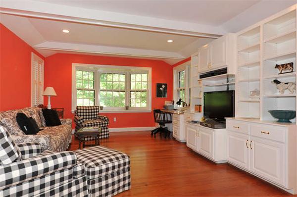 57 Craftsland Road Brookline, MA 02467 - Photo 6 of 28