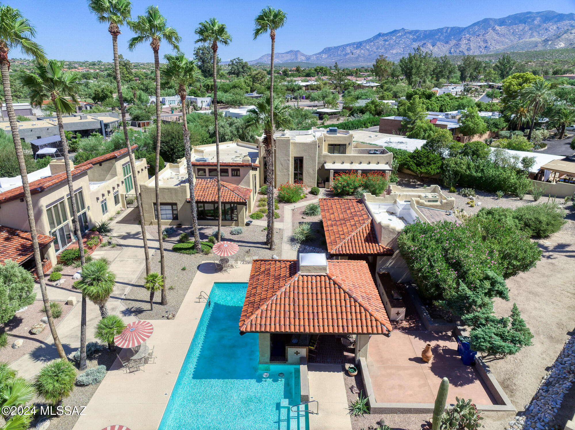 61 West Roma Drive Oro Valley, AZ 85737 - Photo 1 of 50