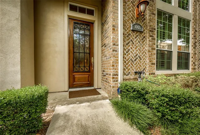 $3,950 | 1005 Memorial Village Drive, Houston, TX 77024
