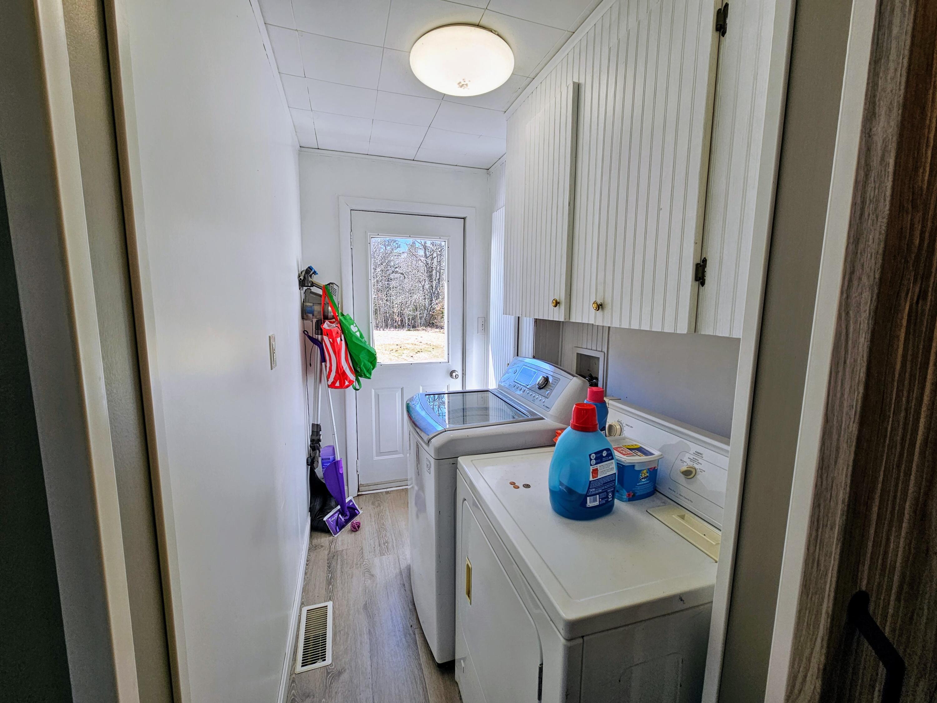 265 Darling Road Hudson, ME 04449 - Photo 20 of 24 Laundry area