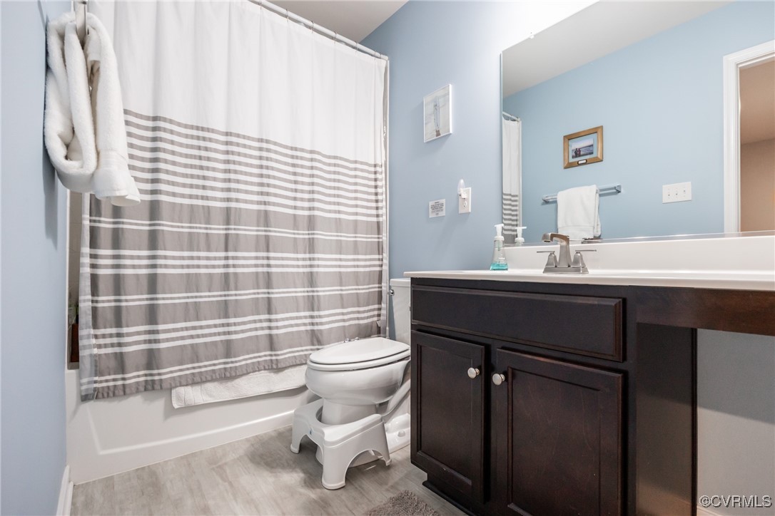 4143 Cambrian Circle Midlothian, VA 23112 - Photo 31 of 37 a bathroom with a sink a toilet and shower
