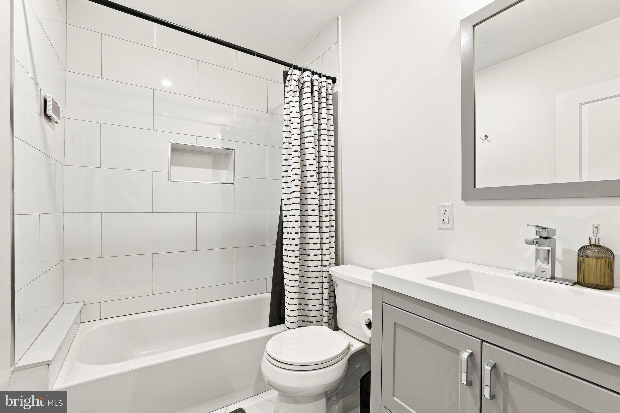 1831 Reed Street Philadelphia, PA 19146 - Photo 12 of 22 Gallery Image 12
