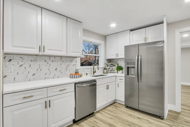 $239,999 | 38323 North 3rd Avenue, Spring Grove, IL 60081