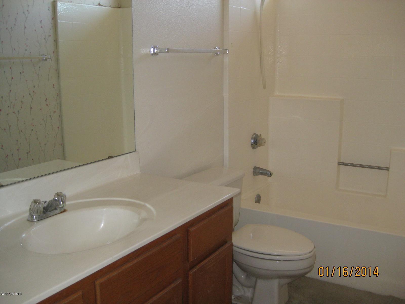 2056 West Ronald Road Phoenix, AZ 85029 - Photo 11 of 13 Guest Bath