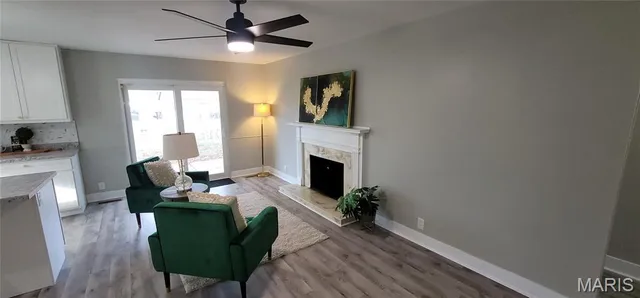 $289,700 | 3072 Wintergreen Drive, Florissant, MO 63033