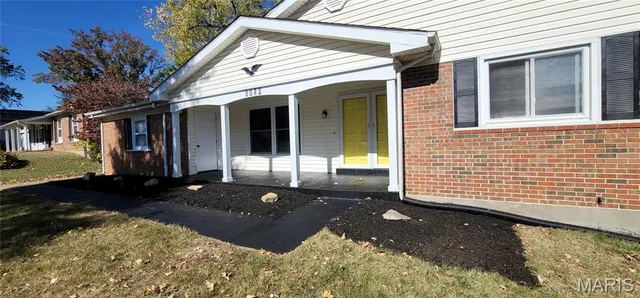 $289,700 | 3072 Wintergreen Drive, Florissant, MO 63033