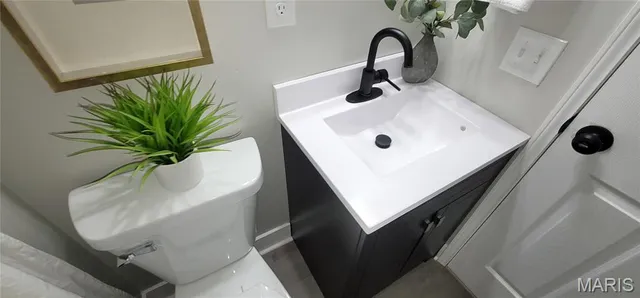 $289,700 | 3072 Wintergreen Drive, Florissant, MO 63033