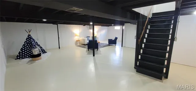 $289,700 | 3072 Wintergreen Drive, Florissant, MO 63033